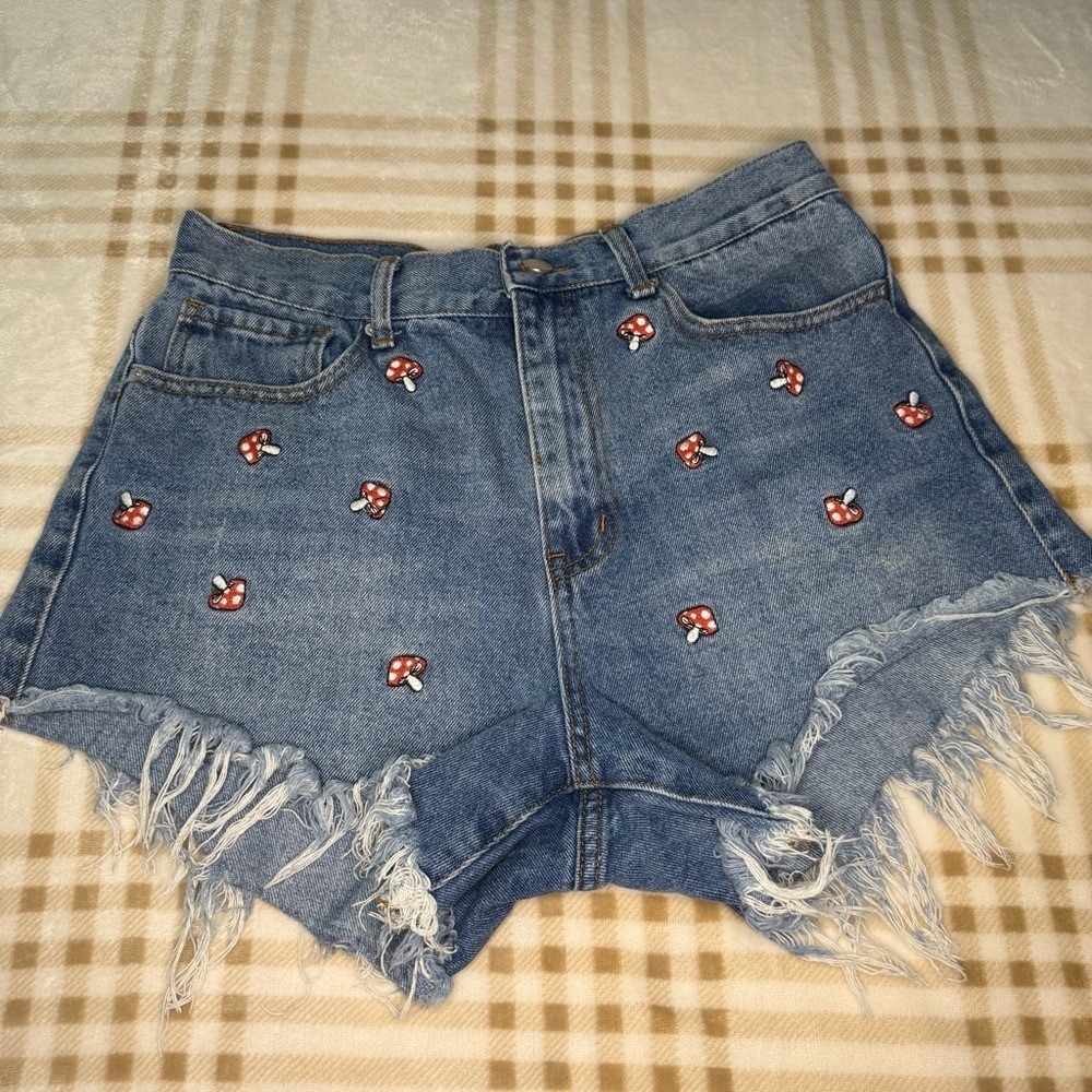 Simple Society Mushroom Embroidered Denim Shorts High Waisted Frayed Hem Blue 29